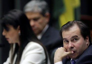 Maia quer engavetar texto da reforma da Previdência