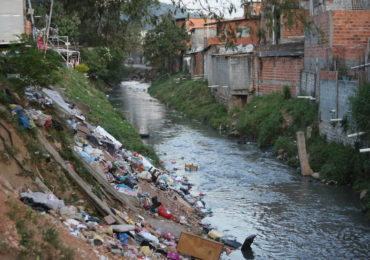 Governo planeja liberar obra de saneamento sem licença
