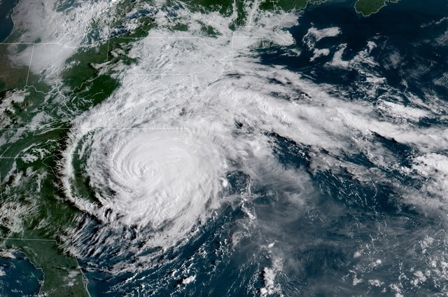 Especialista diz que mudança climática está aumentando a incidência de furacões no planeta