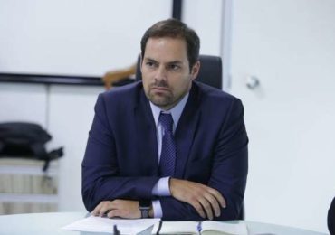 Governo federal descarta concursos públicos para este ano