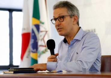 Justiça quer saber se Zema tem interesse em adiar reforma da Previdência