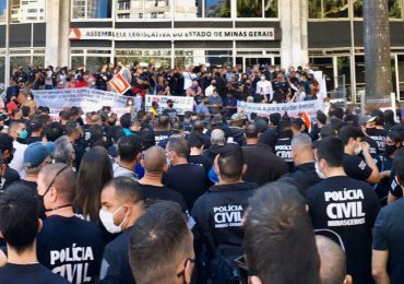 Servidores estaduais protestam contra reforma da Previdência do governo Zema