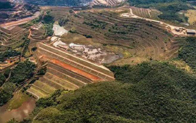 Chuva forte exige atenção para risco de rompimento de barragens em Minas