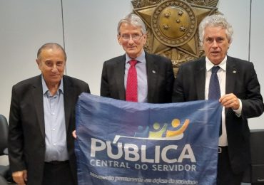 Pública assina documento com pautas prioritárias e emergenciais do movimento sindical