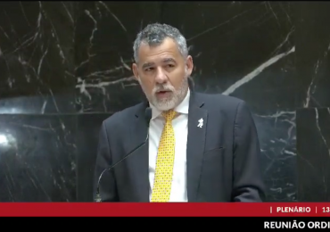 Deputado Jean Freire denuncia governo Zema por não acatar decisão judical sobre Plano de Carreira